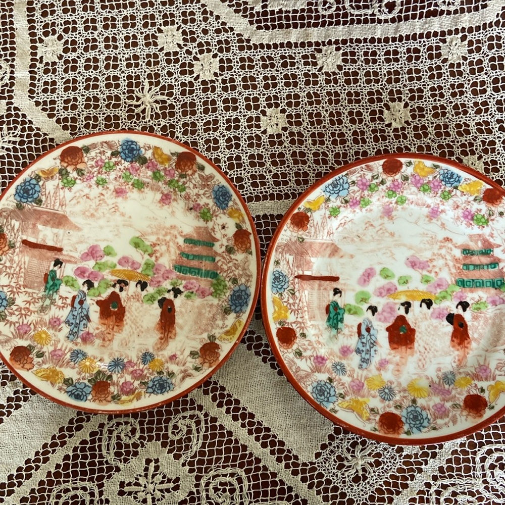 2 oriental plates euc Vintage made in Japan matching